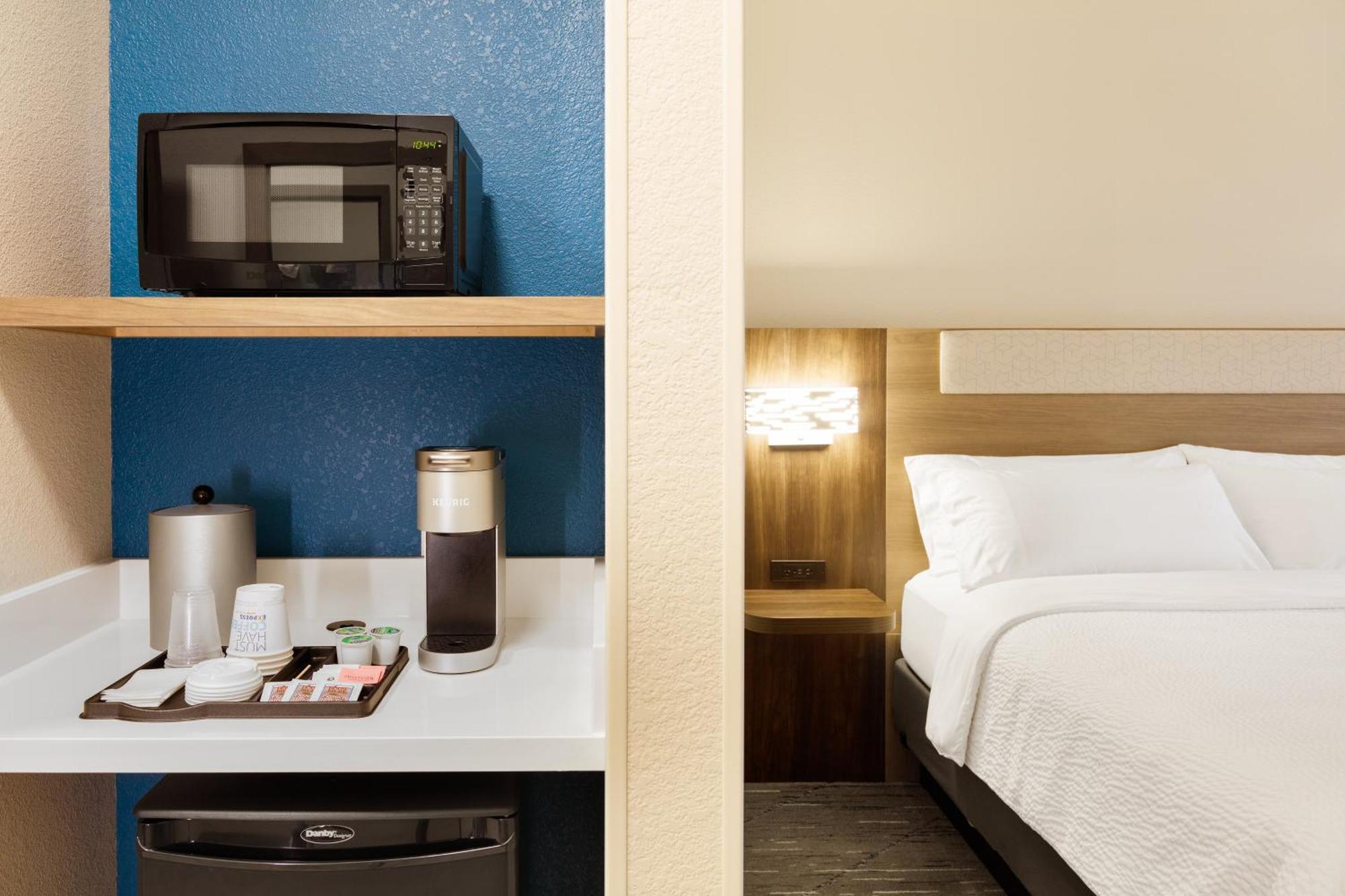 Holiday Inn Express & Suites Gonzales By Ihg Esterno foto