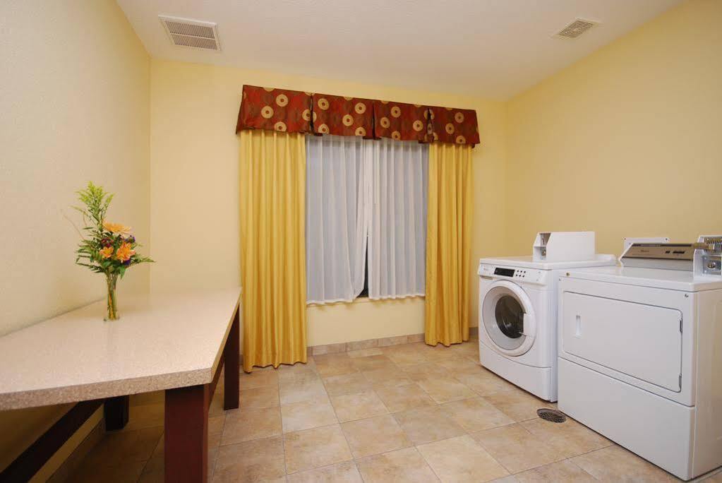 Holiday Inn Express & Suites Gonzales By Ihg Esterno foto