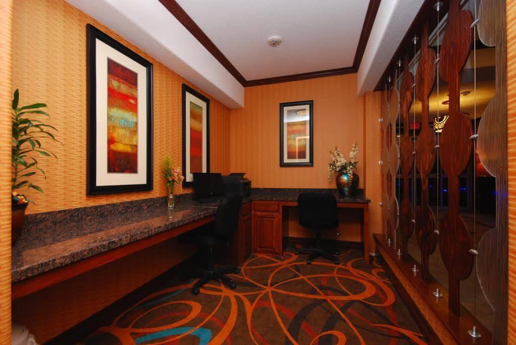 Holiday Inn Express & Suites Gonzales By Ihg Esterno foto